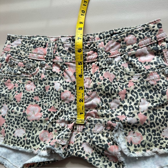 Miss Me Jeans Shorts Low Rise Hibiscus Floral Leopard Print Cut Off Denim 25 - Picture 13 of 16